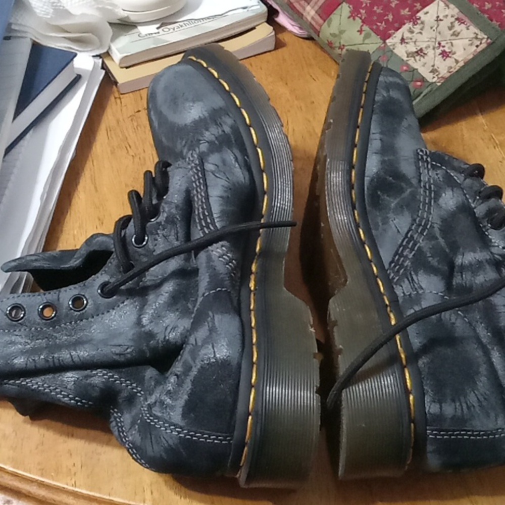 Dr. Martens Black Leather Lace-Up Boots with Yellow Accents. - Picture 9 of 15